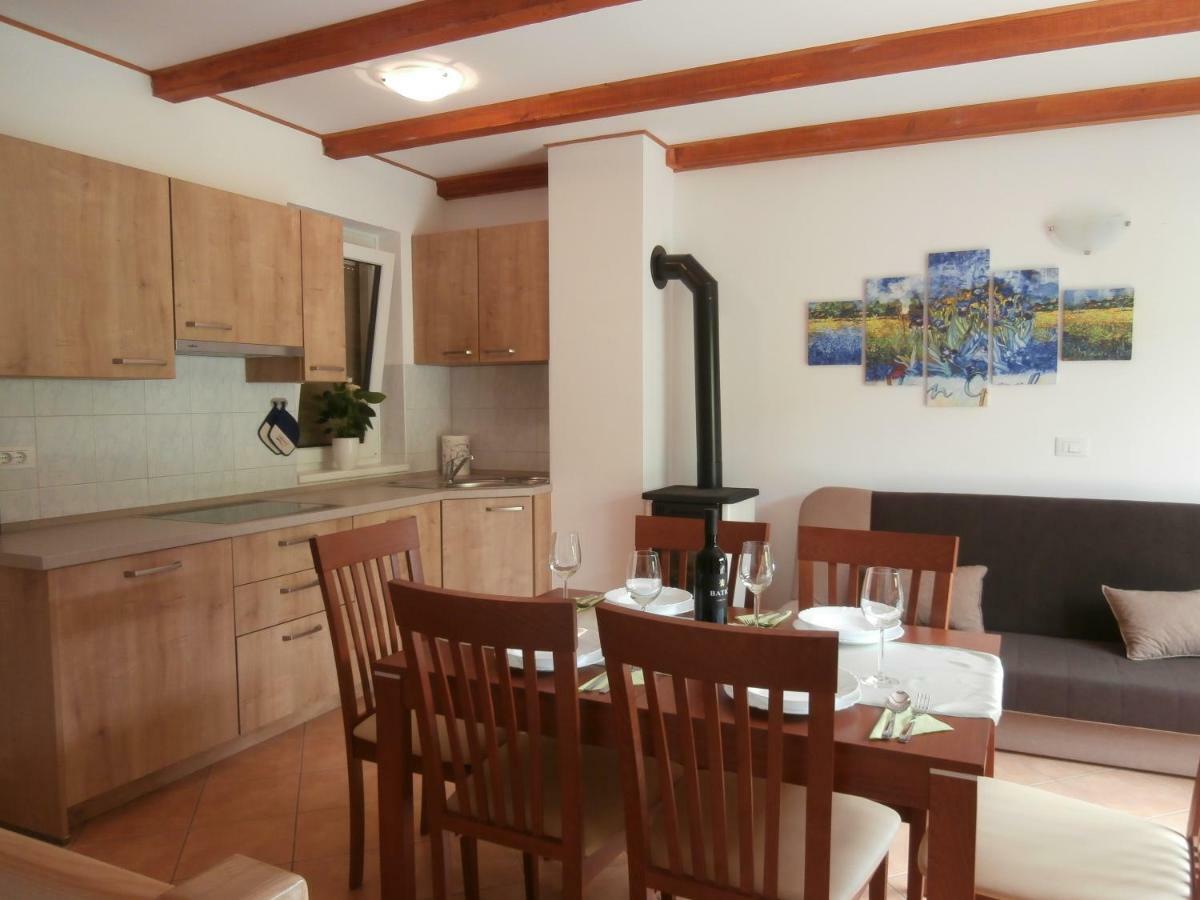 Apartma Ana Dreznica โคบาริด ภายนอก รูปภาพ